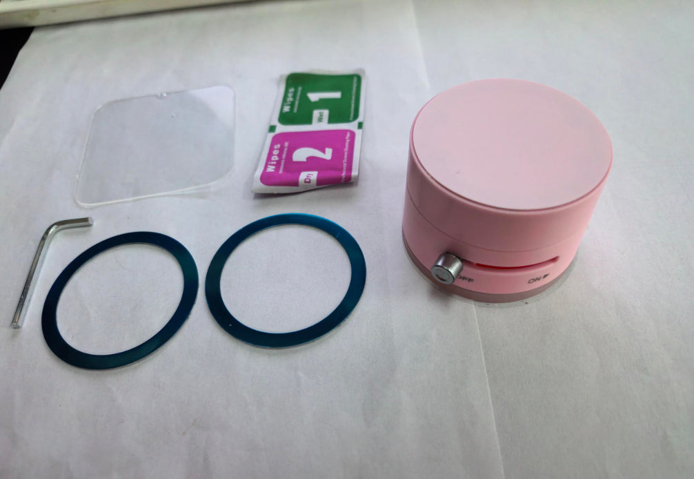 GoCrissandY foldable magnetic vacuum car phone holder with suction cup for hands-free navigation and smartphone support.
